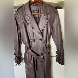 Gorgeous leather trench coat - Eggplant color